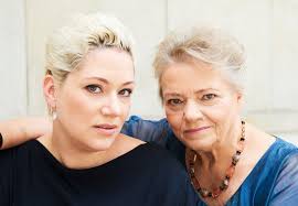 Dzieciństwo spędziła w krzeszowicach, jawiszowicach i w zatorze pod oświęcimiem. Anna Seniuk Nietypowa Baba Jestem Autor Anna Seniuk Magdalena Malecka Wippich Afisz Teatralny