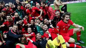 H grubu'ndan başarılı bir şekilde çıkan ay. Turkiye Izlanda Turkiye Euro 2020 Finallerinde Bbc News Turkce