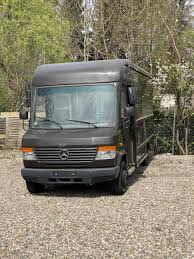 Ups wird mit arrival zusammenarbeiten. Mercedes 814 Sommer Ups