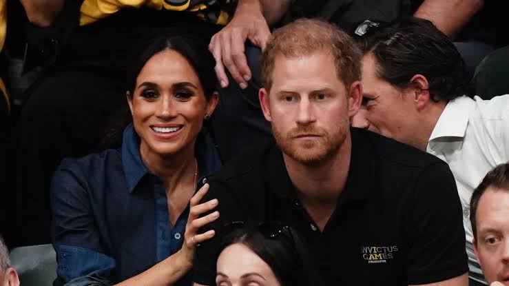 Cotswold folk': Sussexes' new celebrity neighbour Laurence Llewelyn-Bowen  issues firm six-word warning as they begin new UK life | News24