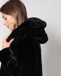 Achat veste fausse fourrure grande taille à prix discount. Veste En Fausse Fourrure Noir 280190899a08 Pimkie
