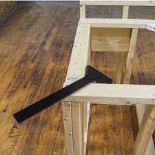 Our countertop fabricator is saying the carpenter should add the supports or we need to do a 10 i'm curious what others have used to support their overhang that has cabinets with full overlay doors. Federal Brace Anthem Hidden Corner Overhang Support Kitchensource Com