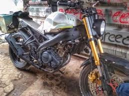 Selasa, 27 desember 2011 di 01.45 0 komentar. Modifikasi Yamaha Vixion 2011 Menjadi Neo Retro Tampan Benerrrrrr Iwanbanaran Com