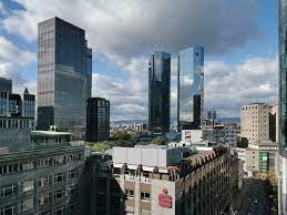 Jedes jahr der gleiche stress: Deutsche Bank Hochhaus Skyline Atlas