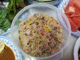 Saat menggunakan blender pintar cosmos blenz, sekali pencet, bisa ngeblenz sendiri, bisa berhenti sendiri, hasil lebih halus. Resipi Sambal Pauh Mangga Geng Wokyoh
