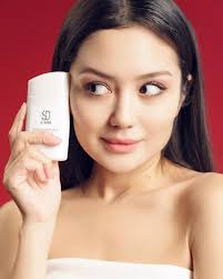 🍀SiDora Ampoule Creami yuzingizdagi dog'larni yo'qotadi, yuzni oqartiradi  va yuz teringizni sog'lom bo'lishida judayam kotta ko'makdosh bo'la oladi.  Yuzdagi ajinlarni yo'qotadi va ajin tushmaslik uchun katta yordam beradi.  Bu Ampoule krem 6+1