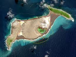 This picture taken on december 21, 2021 shows white gaseous clouds rising from the hunga ha'apai eruption seen from the patangata coastline near tongan capital nuku'alofa. The Story Of Hunga Tonga Hunga Ha Apai Island In The Kingdom Of Tonga Apogeo Spatial