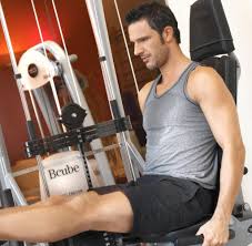 Wikipedia is a free online encyclopedia, created and edited by volunteers around the world and hosted by the wikimedia foundation. Klauseln So Tricksen Fitnessstudios In Ihren Vertragen Welt