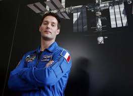 A 38 ans, thomas pesquet est le dixième et le plus jeune astronaute français sélectionné pour une mission de 180 jours dans la station spatiale internationale. Thomas Pesquet L Actu Explique Aux Enfants