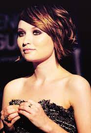 Emily Browning Messy Bob The Beauty Thesis Celebrity Short Hair Choppy Bob Hairstyles Short Hair Styles 2014