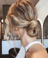 21 modèles coiffure mariage invitée pour cheveux court. 20 Idees De Coiffures Pour Une Invitee A Un Mariage