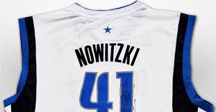 Nba trikots sind auch thema. Nba Dirk Nowitzkis Signiertes Dallas Mavericks Trikot