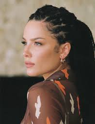 Halsey was born and raised in clark, new growing up, halsey played the violin, viola, and cello until moving onto the acoustic guitar when she. Halsey Yungblud Wiki Fandom