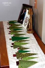 Freebie Thursday Christmas Sewing Holiday Table Runner Handmade Christmas