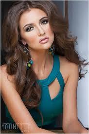 Ellen Neely's Instagram, Twitter & Facebook