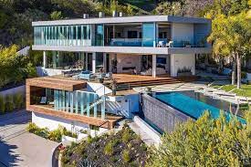 She has also won an impressive amount of awards including a grammy, six mtv video music awards. Britney Spears Houses Inside The Popstar S Amazing Property Portfolio Loveproperty Com