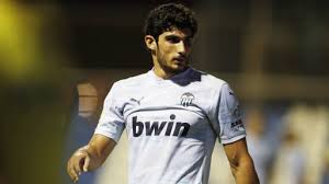 The objectives required to complete the league players are harder than usual, so you'll have to take some time to grind them. Goncalo Guedes Spielerprofil 20 21 Transfermarkt