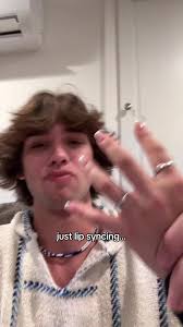 Jesse Hand Girlfriend Lip Syncing Video