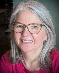 Lisa Rutherford's Instagram, Twitter & Facebook