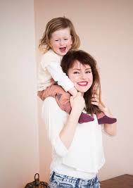 Currently, jennie lena is 43 years, 8 months and 5 days old. Zangers Jennie Lena Vertelt Openlijk Op Haar Postpartum Depressie Linda Nl