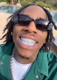 SouljaBoy showing off his grill 😁💎