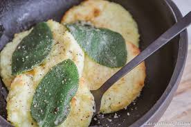 Gnocchis A La Romaine Au Beurre De Sauge Les Recettes De Melanie Blog Culinaire Et Recits De Voyage Recette Gnocchis A La Romaine Gnocchis Sauge Recette