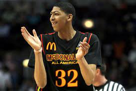 He has an older sister named lesha davis and a twin sister named antoniette davis. Lakers Star Anthony Davis Took Root From Humble Beginnings In Chicago Los Angeles Times