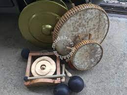 Dikir barat is a musical form, native to the malay peninsula, that involves singing in groups—often in a competitive setting. Alat Muzik Dikir Barat Music Instruments For Sale In Machang Kelantan Mudah My