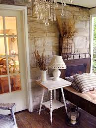 Enough with two antique framed mirrors, the shabby chic interior successfully applies the first tips in arranging a small living room that is a mirror for the effect of a spacious room. Shabby Chic Decorating Ideas For Porches And Gardens Diy