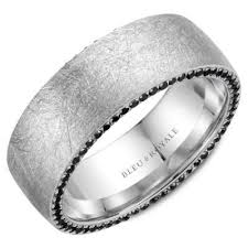 The hottest jewelry and trend that has caught all men's attention is the men's engagement ring. 2019 Trends For Men S Wedding Bands Mullen Brothers