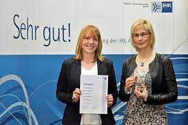 77 in hellenthal, ☎ telefon 02482 661 mit ⌚ öffnungszeiten, bewertungen und anfahrtsplan. Auszeichnung Hannah Mahlberg Vr Bank Nordeifel Eg