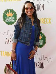 It all started in the 2010 playoffs when rumors began circulating about a love affair between delonte and lebron james' mom, gloria. Gloria James Nbafamily Wiki Fandom