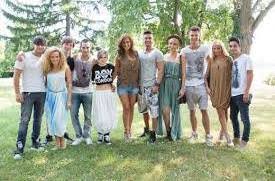 Ana baniciu — ma bucur ca esti 03:46. Lala Band Home Facebook
