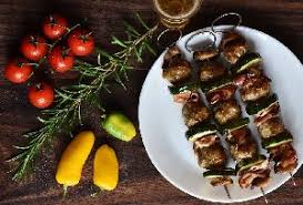 Sie symbolisiert die nähe zur vietnamesischen kultur, geschichte und tradition und ist aus diesem grund die treffendste. Anfahrt Grill Restaurant Batman Mit Leckeren Essen In Hamburg