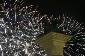Apr 26, 2021 · chicago is one of the not many cities (if any) where you don't have to wait until the 4th of july to watch a fireworks display. Xygycr8 Gyla7m