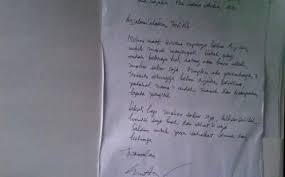 Karena sejatinya pertengkaran merupakan bumbu jika kamu melakukan sebuah kesalahan uang disebabkan oleh sifatmu maka kamu bisa mengatakan kepadanya bahwa kamu akan mengubah sifat. Gambar Kata Kata Minta Maaf Pada Sahabat Sahabat Belum Boleh Jenguk Anas Kirim Surat Minta Maaf Download Kata Kata Mint Kata Kata Gambar Kata Kata Mutiara