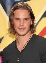 Best known for his portrayal of troubled high school football star tim riggins on nbc's acclaimed television series, friday night lights (2006), actor taylor kitsch has scored big with audiences and critics on both the big and small screens. Pin On Hotness Celebrity