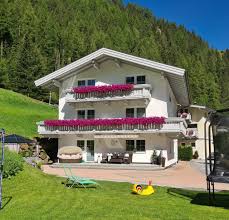 It takes you only 5 minutes to reach gaislachkogelbahn, anykind of shops, bars and. Startseite Appartement Skorpion Solden Otztal Tirol
