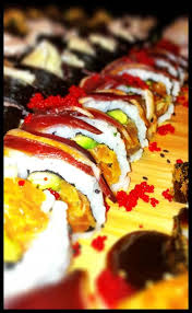Maki Tartare De Saumon Epice Decore De Magret De Canard Fume Tartare De Saumon Sushi Maison Saumon Epice