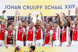 Johan cruyff shield (johan cruijff schaal in dutch), a football trophy in the netherlands, also referred to as the dutch super cup. Herbeleef De Door Ajax Gewonnen Strijd Om De Johan Cruijff Schaal Voetbal Telegraaf Nl