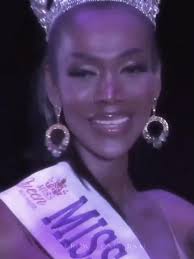 Kenia Bonilla: Rumbo a Miss International Queen Ecuador