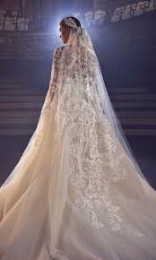 62 Princess Wedding Dresses Fit For A Royal Wedding Princess Wedding Dresses Fitted Wedding Dress Wedding Dresses