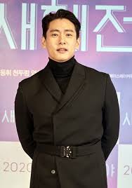 '섹시 빌런' 배우 유태오가 아내와의 러브스토리부터 감각적인 집까지 공개했다. ìœ íƒœì˜¤ ìˆ˜ì˜ê³¼ ë©œë¡œ í˜¸í¡ ì •ì‹ì ì¸ ê±´ ì²˜ìŒì´ë¼ Mbn