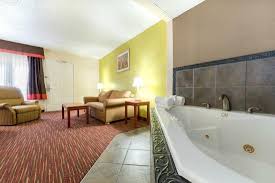 Bowling green, ky (blg) champaign urbana (chm) charleston, wv (crw) chattanooga, tn (cht) chicago (chi) chillicothe, oh (chl) cincinnati, oh (cin). Two Room One King Size Bed Jacuzzi Suite With Sleeper Sofa Picture Of Baymont By Wyndham Louisville East Tripadvisor