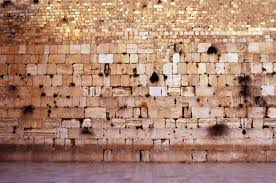 Encuentra fotos de stock de gran calidad que no explora 10.546 fotografías e imágenes de stock sobre muro de los lamentos o realiza una búsqueda sobre israel o jerusalem para encontrar más. El Muro De Los Lamentos En Jerusalen Vacio De Gente Durante La Nieve Fotos Retratos Imagenes Y Fotografia De Archivo Libres De Derecho Image 95319240