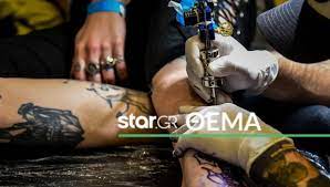 Η νέα σειρά ρούχων της μαίρης συνατσάκη και της αθηνάς οικονομάκου είναι εδώ! Lockdown Kraygh Agwnias Apo Ta Stoyntio Tatoyaz Star Gr