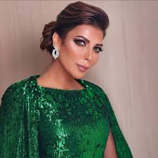 «أغنية أنا مش نفس بتاعة امبارح بتعبر عني بشكل كبير» كما قدمت أصالة خلال الحفل، أغنية «أنا مش نفس بتاعة امبارح»، كاشفة عن أن هذه الأغنية تعبر عنها بشكل كبير. Ù…ØªØ£Ù„Ù‚Ø© Ø¶Ø§Ø­ÙƒØ© Ø£ÙˆÙ„ ØµÙˆØ±Ø© Ø±Ø³Ù…ÙŠØ© Ù…Ù† Ø²ÙˆØ§Ø¬ Ø£ØµØ§Ù„Ø©