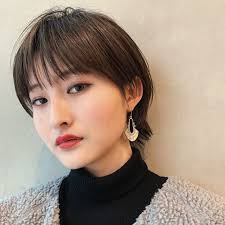 2020年最先端の ウルフカット 特集 長さ 顔型 前髪別に解説 ヘアスタイル ウルフカット ヘアアレンジ ウルフ カット ショートボブ ヘアスタイリング
