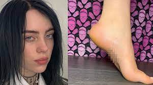 Billie eilish once told fans they'd never see her first tattoo, but lucky for us, she had a change of heart. You Won T Believe What Billie Eilish Got For Her First Tattoo Tattoo Ideas Artists And Models