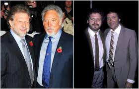 Tom jones appeared on the one show tonight and revealed how one of the songs on new album surrounded by time is inspired by the last words of his wife linda, as she lay dying in hospital: Legendary Pop Singer Tom Jones And His Family Tom Jones Singer Tom Jones Son Sir Tom Jones